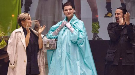 Linda Evangelista vuelve a la pasarela 15 años después