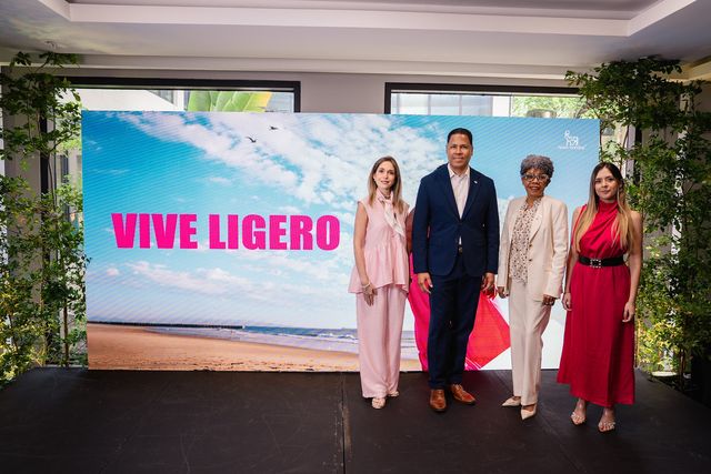 Anabella Cuervo, Juan Carlos Mercedes, Dolores Mejía y Paola Vélez en el lanzamiento de Wegovy en República Dominicana