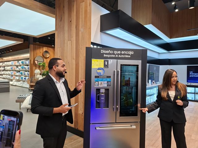 Presentación de la refrigeradora Bespoke AI AutoView en Casa Cuesta