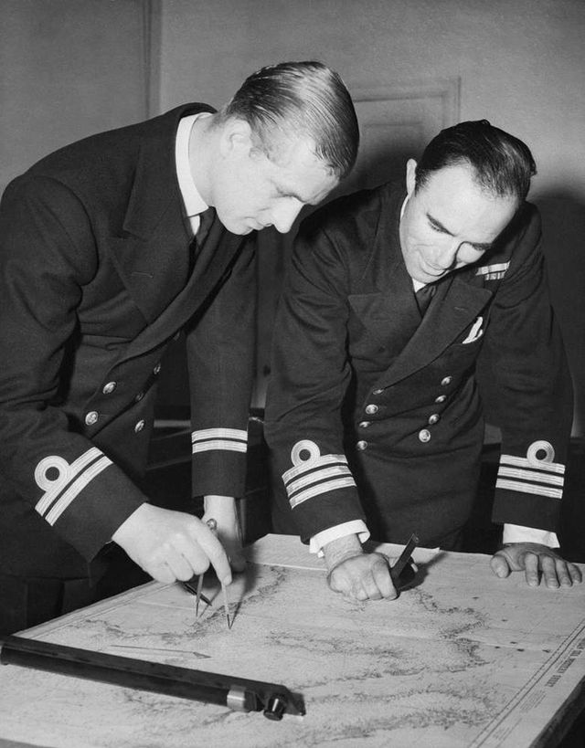 Tuvo una destacada carrera militar, ganando honores y defendiendo a Inglaterra en importantes conflictos.