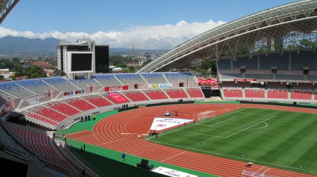 Vista exterior del Estadio Nacional de Costa Rica, en San José, poco antes de su inauguración en 2011