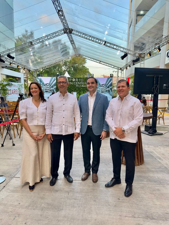 Aida Frías, Héctor Bretón, Jacinto Díaz Haché y Jorge Montalvo en la apertura