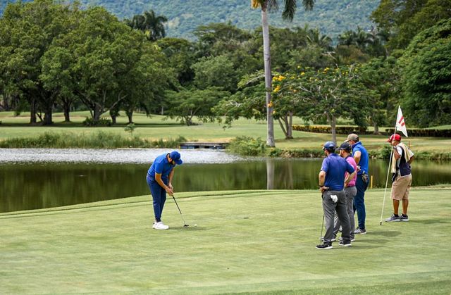 Realizan con éxito primer torneo Blue Charity Golf Tournament