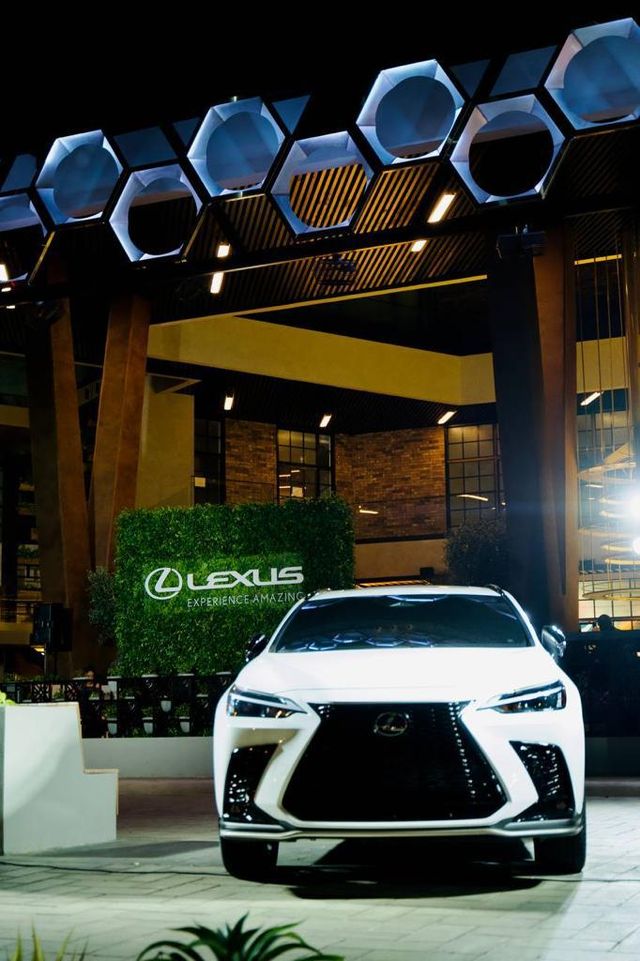 Lexus nos sumerge dentro de su mundo de lujo y presenta This is Lexus
