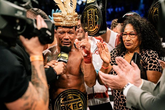 EL CAMPEÓN DE MMA LUIS “BABOON” PALOMINO ALCANZA UN NUEVO RÉCORD MUNDIAL