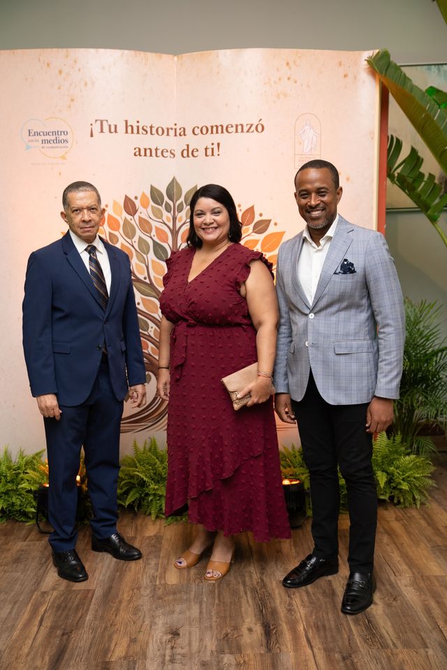 Reyes Guzmán, Mariel Polo y Frederico Castillo