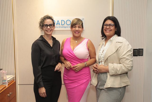La doctora Jazmín García, Jasmin Jiménez y la doctora Alcestis Salazar en RADONIC