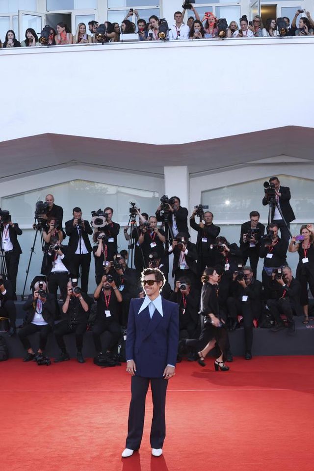 Harry Styles se convierte en ícono de la moda
