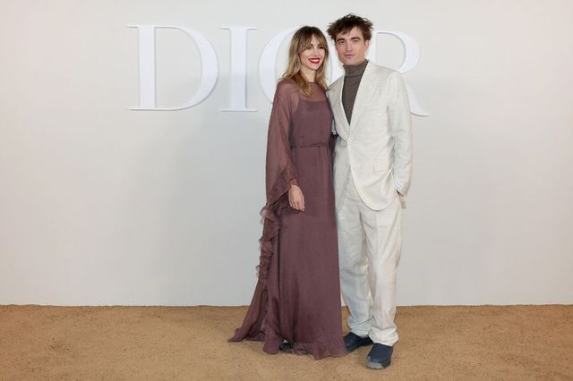 Pattinson y Suki Waterhouse debutaron como pareja