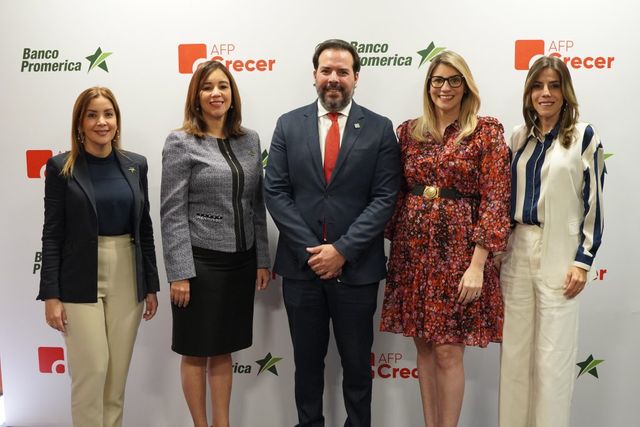 AFP Crecer y Banco Promerica firman acuerdo para ofrecer beneficios a sus afiliados