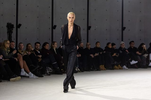 Saint Laurent presentó su colección masculina en París